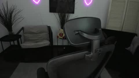 Snapshot of diaangell chatting on 02-22-26, 07:34 Dia online show from 02-22-26, 07:34