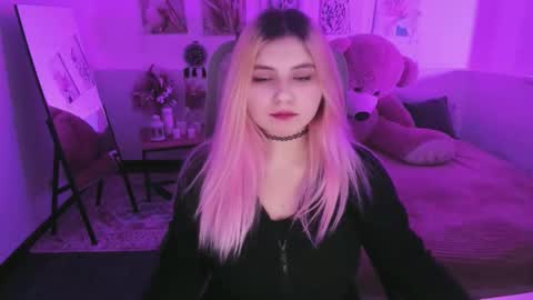 Snapshot of diaangell chatting on 03-16-26, 07:18 Dia online show from 03-16-26, 07:18