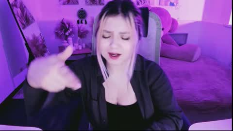 Snapshot of diaangell chatting on 03-19-26, 10:36 Dia online show from 03-19-26, 10:36