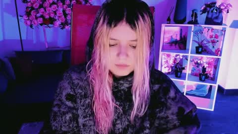 Snapshot of diaangell chatting on 03-30-26, 07:37 Dia online show from 03-30-26, 07:37