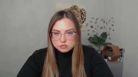 Snapshot of diamantkriss_ chatting on 03-09-26, 08:18 Kriss online show from 03-09-26, 08:18