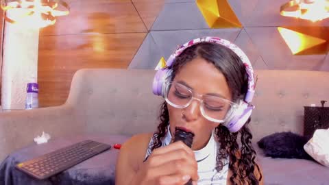 Camila and Megan online show from 01-06-25, 08:18