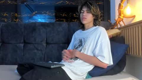 Snapshot of diamond_twink chatting on 10-10-25, 07:35 diamond_twink online show from 10-10-25, 07:35