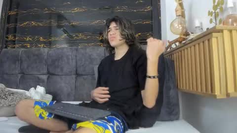 Snapshot of diamond_twink chatting on 02-13-26, 02:02 diamond_twink online show from 02-13-26, 02:02