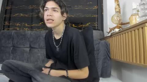 Snapshot of diamond_twink chatting on 02-14-26, 03:09 diamond_twink online show from 02-14-26, 03:09