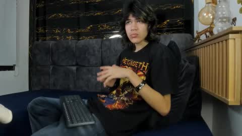 Snapshot of diamond_twink chatting on 02-26-26, 01:43 diamond_twink online show from 02-26-26, 01:43