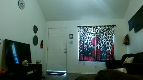 Snapshot of diamondmonroexo chatting on 10-06-25, 05:10 DiamondMonroeXo online show from 10-06-25, 05:10