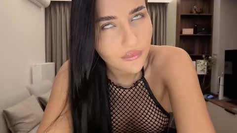 Iris online show from 10-06-25, 07:44