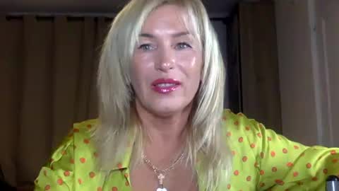 Snapshot of diana583578 chatting on 10-15-25, 05:02 diana583578 online show from 10-15-25, 05:02