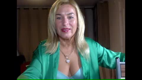 Snapshot of diana583578 chatting on 11-11-25, 05:13 diana583578 online show from 11-11-25, 05:13