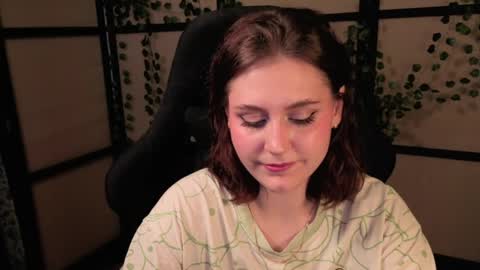 Snapshot of diana_floweri chatting on 04-08-26, 02:39 Diana online show from 04-08-26, 02:39