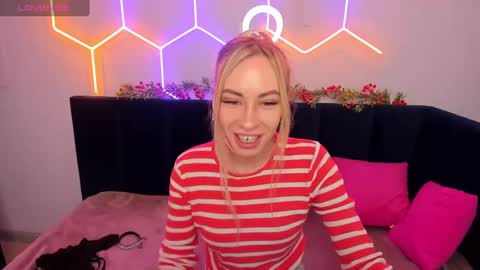 Snapshot of diana_garrett chatting on 12-31-24, 01:47 Diana online show from 12-31-24, 01:47