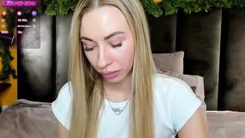 Snapshot of diana_garrett chatting on 01-14-25, 05:08 Diana online show from 01-14-25, 05:08