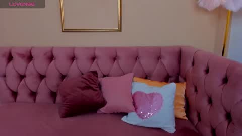 Snapshot of diana_garrett chatting on 03-07-25, 08:45 Diana online show from 03-07-25, 08:45