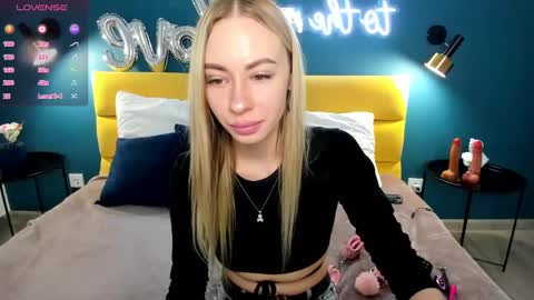 Snapshot of diana_garrett chatting on 03-09-25, 01:35 Diana online show from 03-09-25, 01:35