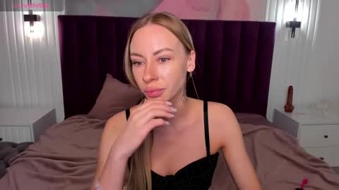 Snapshot of diana_garrett chatting on 10-06-25, 01:25 Diana online show from 10-06-25, 01:25