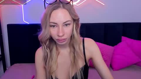 Snapshot of diana_garrett chatting on 10-13-25, 01:38 Diana online show from 10-13-25, 01:38