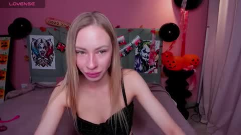 Snapshot of diana_garrett chatting on 10-28-25, 02:37 Diana online show from 10-28-25, 02:37