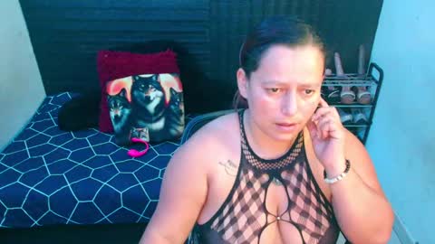 Snapshot of diana_lozano chatting on 01-28-25, 11:06 Diana Lozano online show from 01-28-25, 11:06