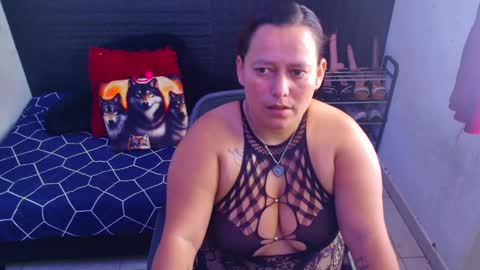 Snapshot of diana_lozano chatting on 01-28-25, 02:10 Diana Lozano online show from 01-28-25, 02:10