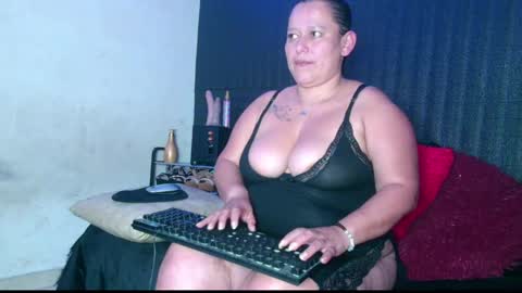 Snapshot of diana_lozano chatting on 02-24-25, 12:05 Diana Lozano online show from 02-24-25, 12:05