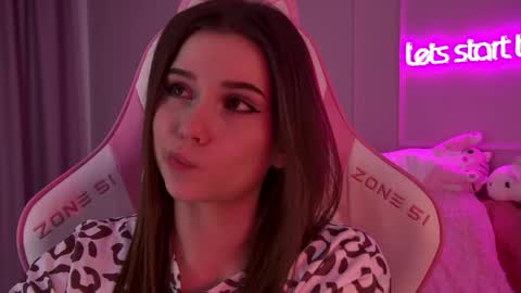 Diana online show from 02-18-25, 03:31