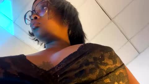 Snapshot of dianablackgirl chatting on 10-23-25, 11:31 dianablackgirl online show from 10-23-25, 11:31