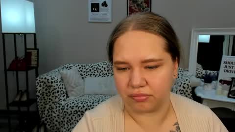 Snapshot of dianakristol chatting on 05-18-26, 04:07 Diana online show from 05-18-26, 04:07