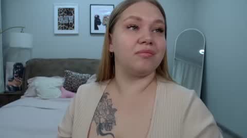 Snapshot of dianakristol chatting on 06-14-26, 02:24 Diana online show from 06-14-26, 02:24