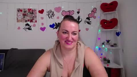 Diana online show from 03-06-25, 01:03
