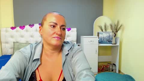 Snapshot of dianamgg chatting on 10-11-25, 07:18 Diana online show from 10-11-25, 07:18