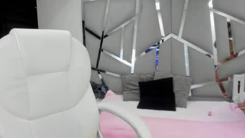 dianarous online show from 02-25-25, 04:35