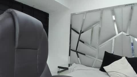 Snapshot of dianarous chatting on 02-17-26, 03:25 dianarous online show from 02-17-26, 03:25