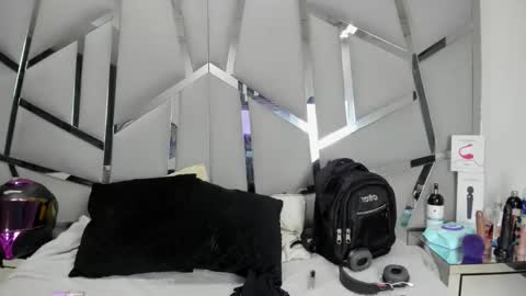 Snapshot of dianarous chatting on 03-07-26, 03:47 dianarous online show from 03-07-26, 03:47