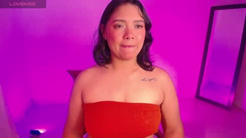 Snapshot of dianee_01 chatting on 10-21-25, 02:01 Anne online show from 10-21-25, 02:01