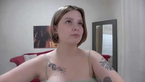 Snapshot of dianemills chatting on 01-29-25, 12:01 Diane Mills online show from 01-29-25, 12:01