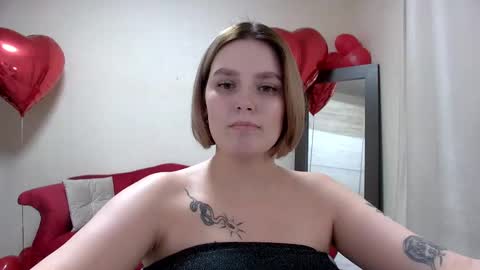 Snapshot of dianemills chatting on 02-16-25, 11:37 Diane Mills online show from 02-16-25, 11:37