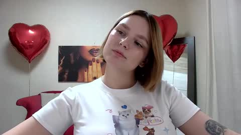 Snapshot of dianemills chatting on 02-18-25, 07:41 Diane Mills online show from 02-18-25, 07:41