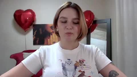 Snapshot of dianemills chatting on 02-25-25, 07:58 Diane Mills online show from 02-25-25, 07:58