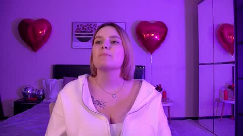 Snapshot of dianemills chatting on 02-27-25, 01:38 Diane Mills online show from 02-27-25, 01:38