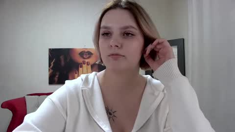 Snapshot of dianemills chatting on 03-09-25, 08:31 Diane Mills online show from 03-09-25, 08:31