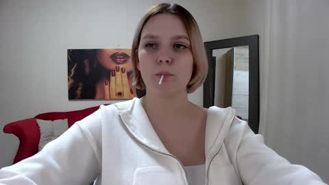 Snapshot of dianemills chatting on 03-10-25, 02:39 Diane Mills online show from 03-10-25, 02:39