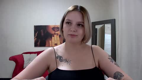 Snapshot of dianemills chatting on 03-11-25, 11:48 Diane Mills online show from 03-11-25, 11:48