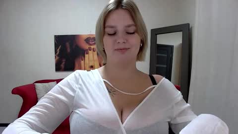 Snapshot of dianemills chatting on 09-22-25, 07:05 Diane Mills online show from 09-22-25, 07:05