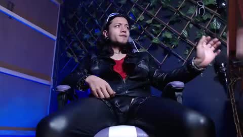 DICAPRIO online show from 12-20-25, 11:50