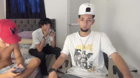 Snapshot of dick_master17 chatting on 11-07-25, 11:54 dick online show from 11-07-25, 11:54