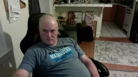 Snapshot of dickflasher5 chatting on 05-20-26, 04:29 Richard Fleischer online show from 05-20-26, 04:29