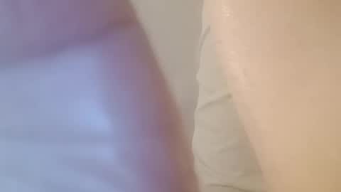 Snapshot of dickielee306251 chatting on 11-09-25, 04:00 dickielee306251 online show from 11-09-25, 04:00