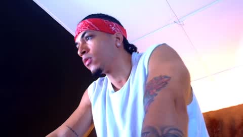 Snapshot of diego__cruz chatting on 12-12-24, 01:17 Diego online show from 12-12-24, 01:17