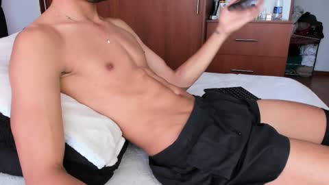 Diego lat online show from 02-12-25, 06:19